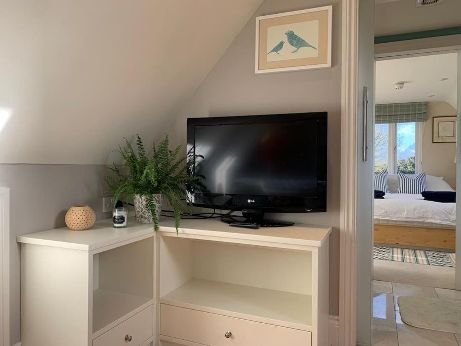 Annexe Near Malmesbury / Tetbury Appartement Hankerton Buitenkant foto