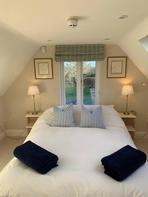 Annexe Near Malmesbury / Tetbury Appartement Hankerton Buitenkant foto