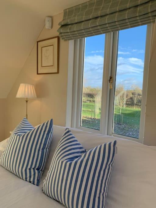 Annexe Near Malmesbury / Tetbury Appartement Hankerton Buitenkant foto